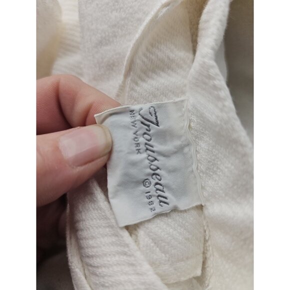 Vintage Trousseau (USA) Towels Lot Of 2 White Crocheted Edge Embroidered 48x25 - Picture 3 of 10